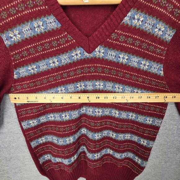 CLUB INTERNATIONAL VINTAGE MEN'S V-NECK SWEATER – MAROON / GRAY / WHITE – SIZE S - Picture 5 of 8
